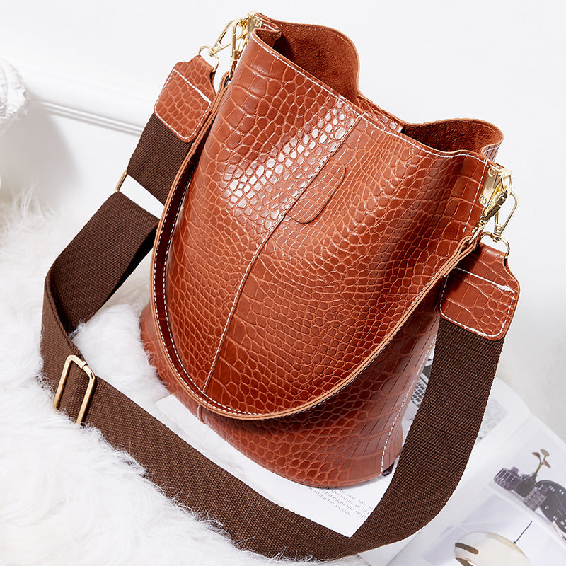 Wide Shoulder Strap Leather Shoulder Bag