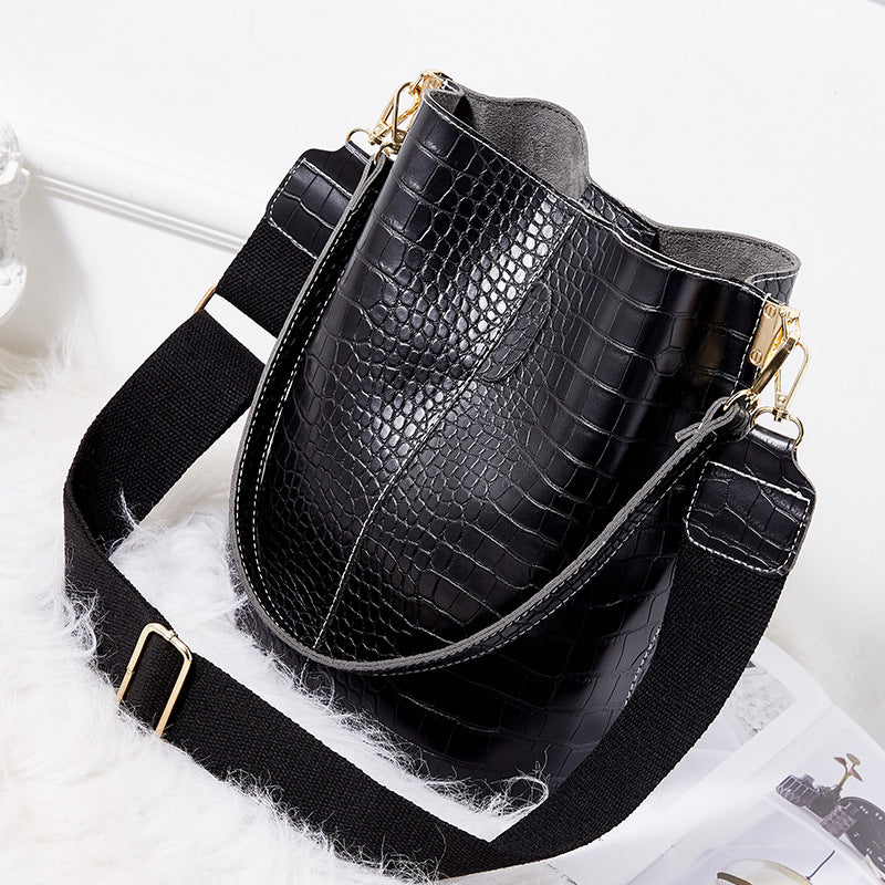 Wide Shoulder Strap Leather Shoulder Bag
