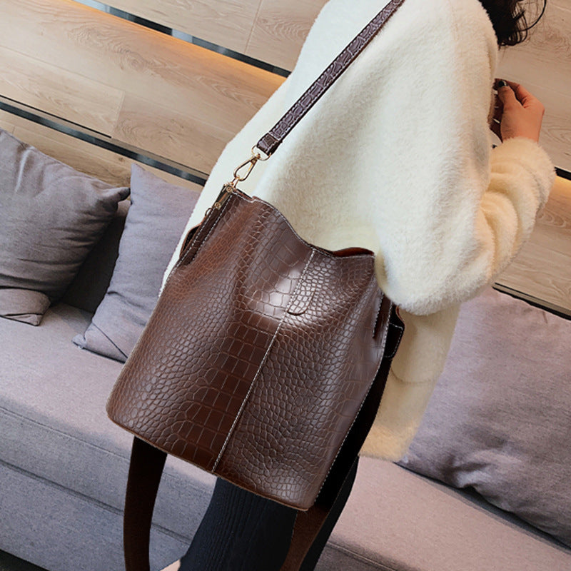 Wide Shoulder Strap Leather Shoulder Bag